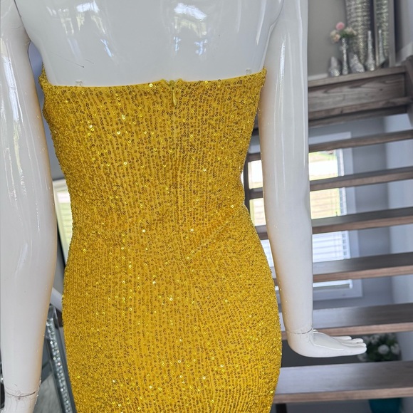 NWOT 🌼 Yellow Sequin Strapless Asymmetrical Dress - Picture 5 of 17